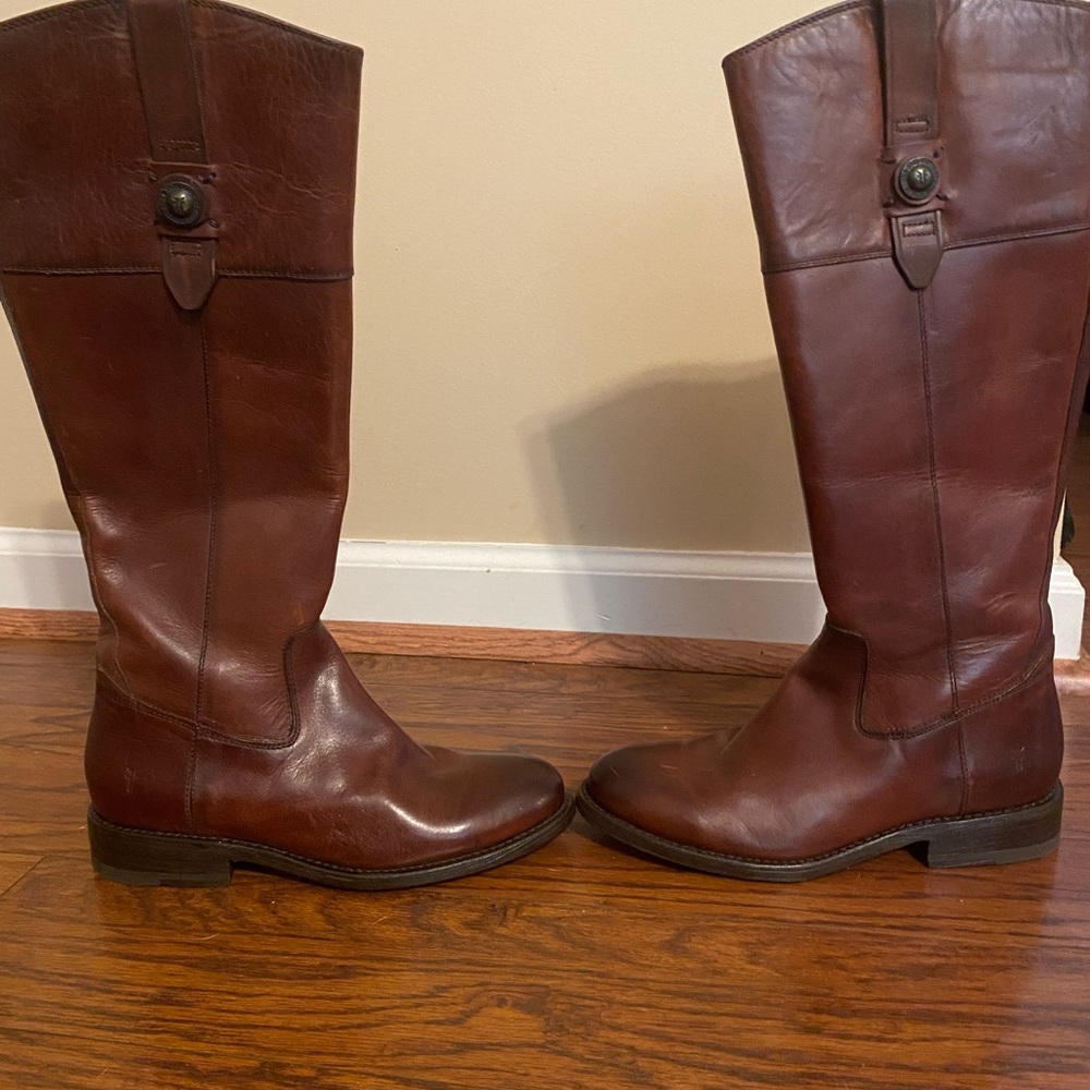 Frye boots size 6m. New without box. Color is redwood. Jayden button style.